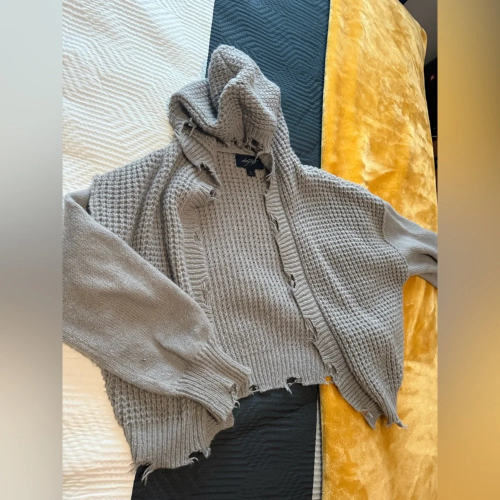 Daytrip gray Hooded Cardigan - Picture 2 of 7